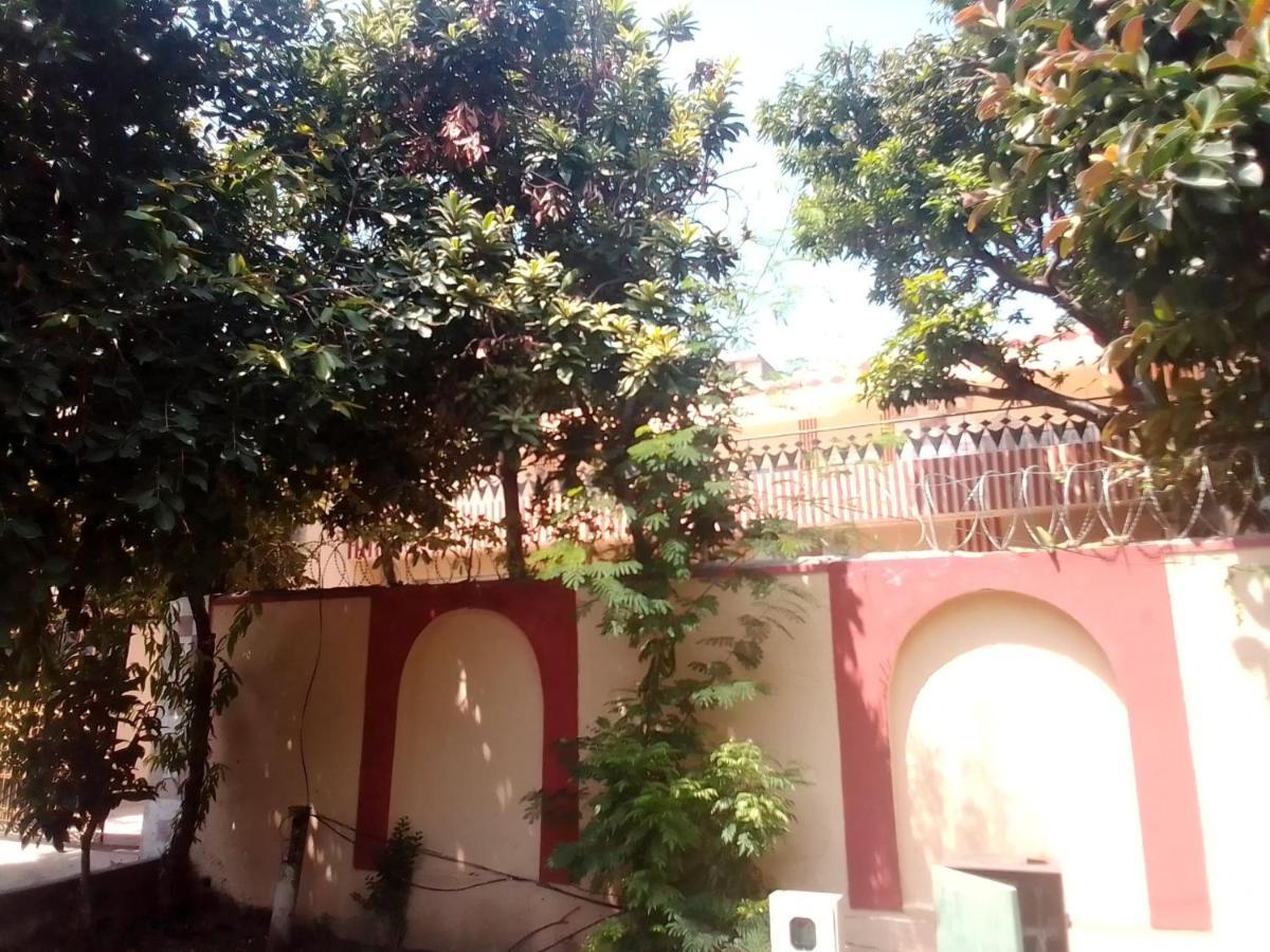 Newly Renovated Guesthouse Islamabad Buitenkant foto
